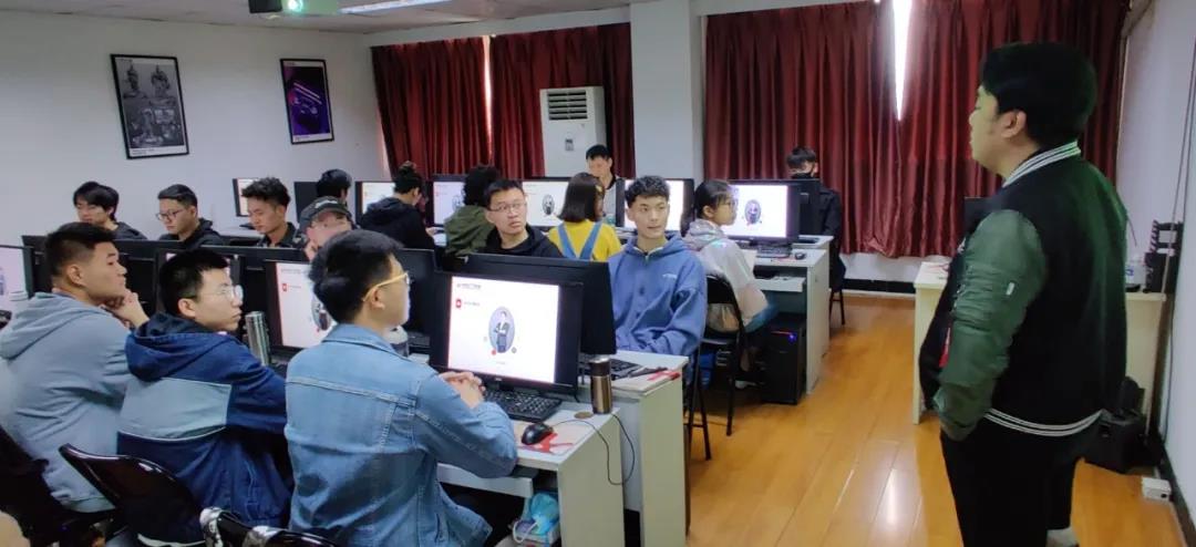 ▲學(xué)術(shù)總監陳藝楊老師